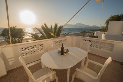 Luxury Apartment in Kalamaki Riviera