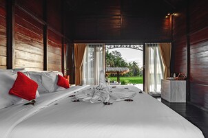 Minibar, caja de seguridad en la habitación, wifi gratis y ropa de cama 