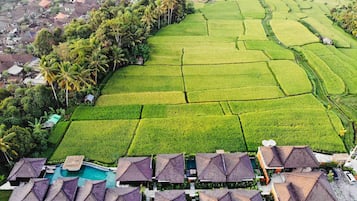 منظر من الجو على ارتفاع عالٍ