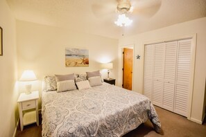 Appartement, 2 slaapkamers | 2 slaapkamers, een strijkplank/strijkijzer, gratis wifi, beddengoed