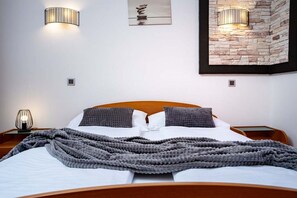 1 bedroom, free WiFi, bed sheets