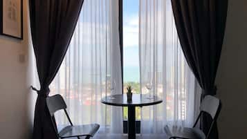 Deluxe Studio Suite, 1 Queen Bed with Sofa bed, Ocean View | Beach/ocean view