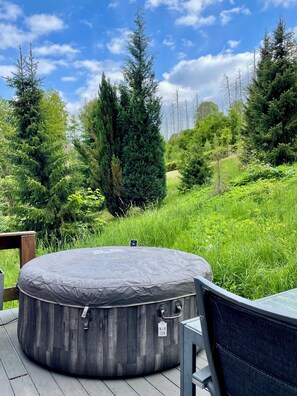 Bain à remous extérieur