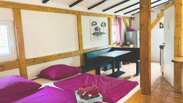 Free WiFi, bed sheets