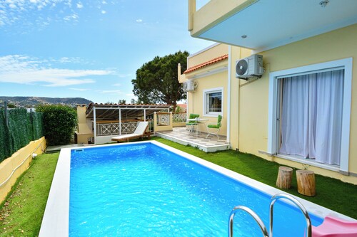 Villa Filoxenia all seasons, near airport, sea, Athens