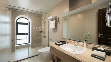Classic Hali Room | Bathroom | Free toiletries, hair dryer, slippers, towels