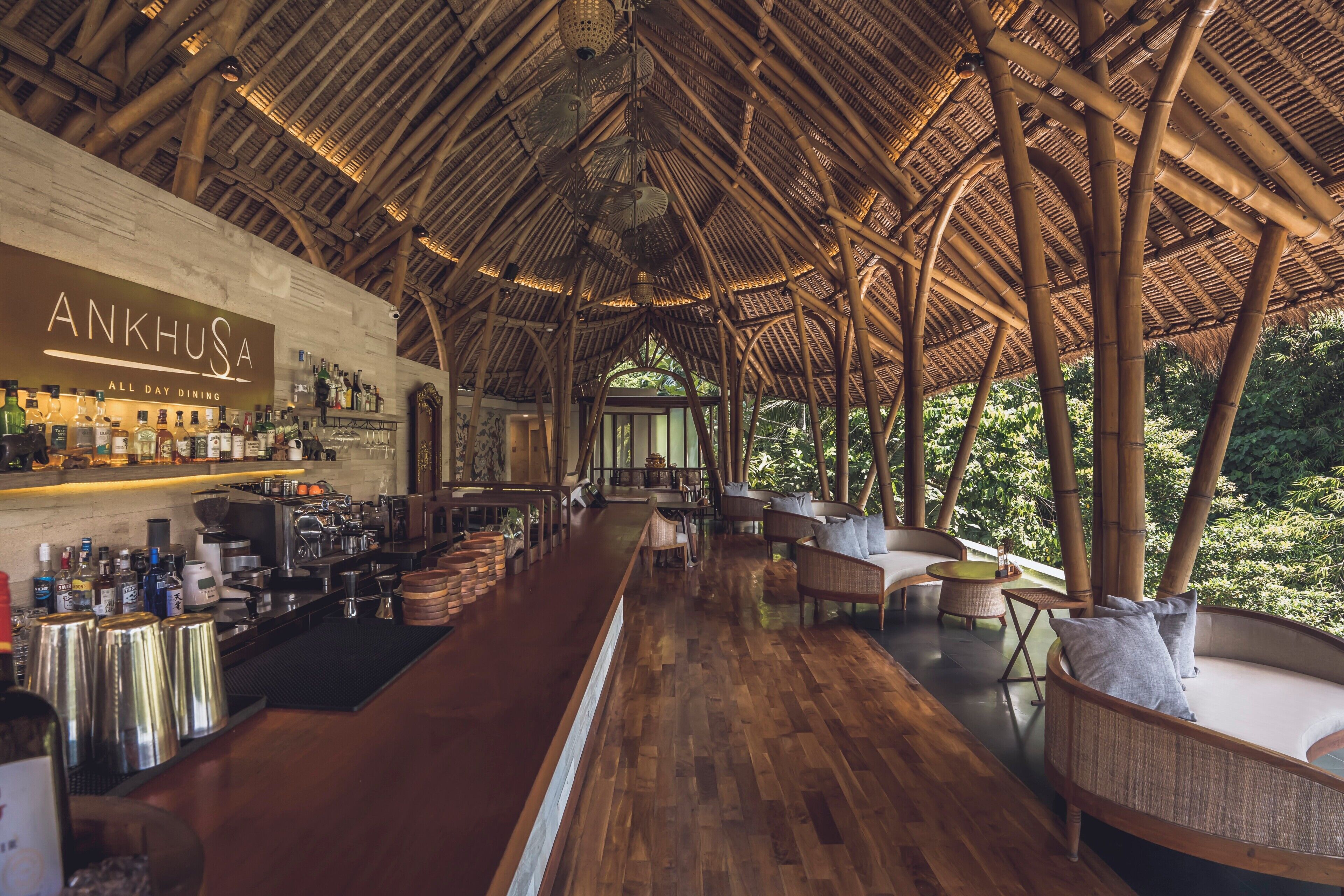 2 間餐廳；供應早餐、午餐和晚餐