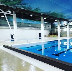 Indoor pool, sun loungers - Ural Tau r (Neftekamsk)