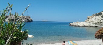 Dream apartment in a top location directly on the beach, with beautiful sea views