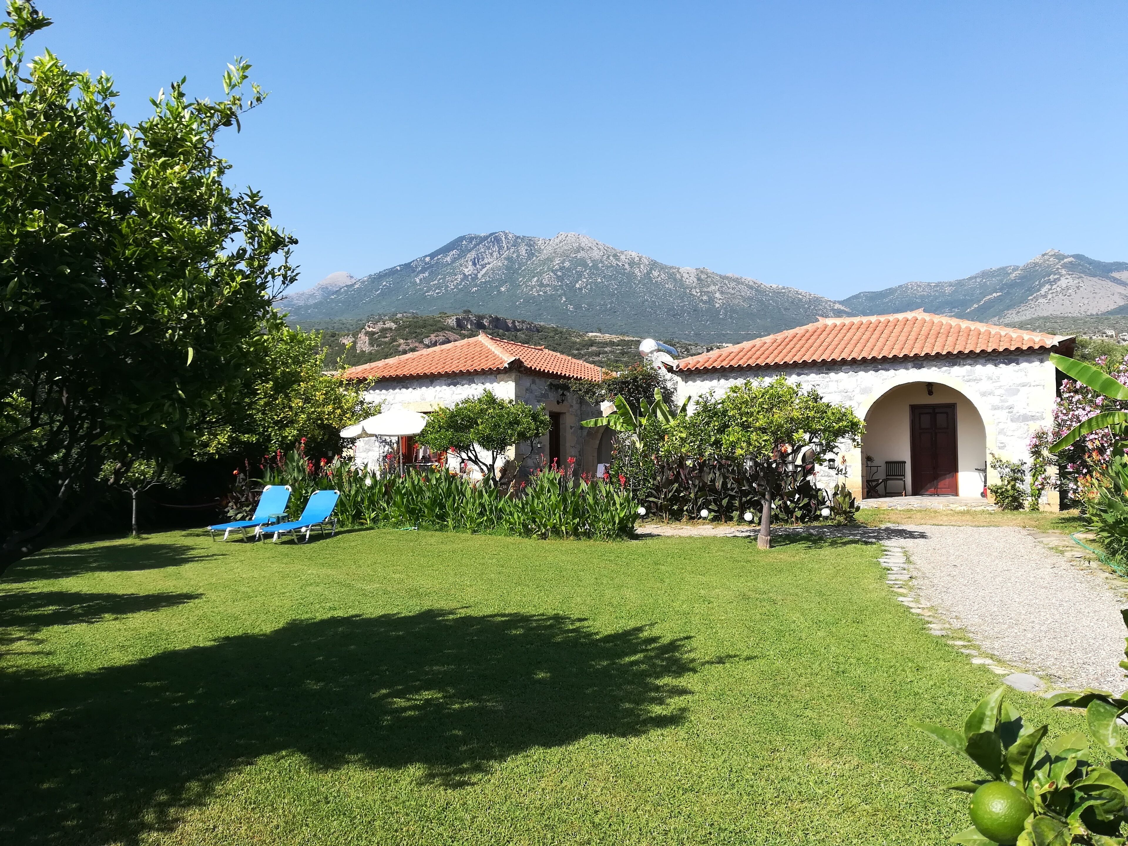 Semi detached bungalows Little Rose and Lemon Blossom