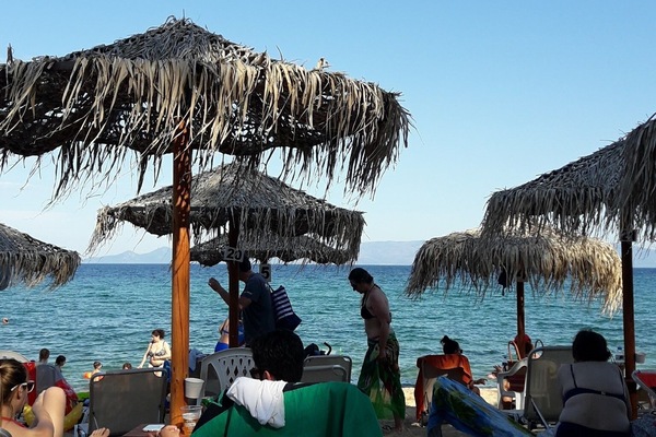 Paparuna Beach Bar direkt am Haus 2 Minuten zu Fuss.Mit Restaurant betreb.