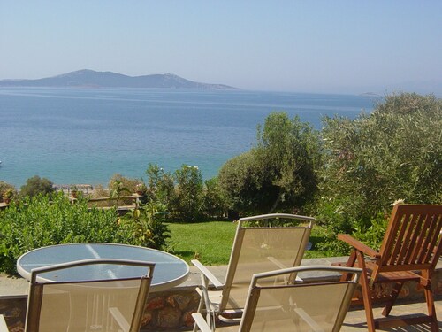 Άνετη διαμονή, μαγευτική θέα, υπέροχη παραλία!