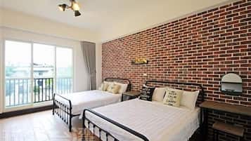 Gallery Quadruple Room, 2 Double Beds, Mountain View | Individually decorated, individually furnished, desk, free WiFi