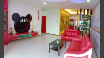 3 bedrooms, premium bedding, Select Comfort beds, desk