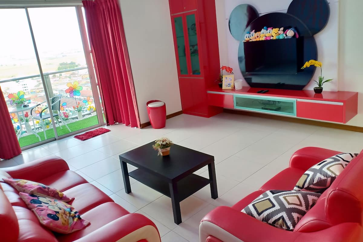 Three Bedroom Apartment | 3 bedrooms, premium bedding, Select Comfort beds, desk