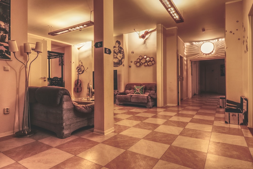 OPERA Hostel by null