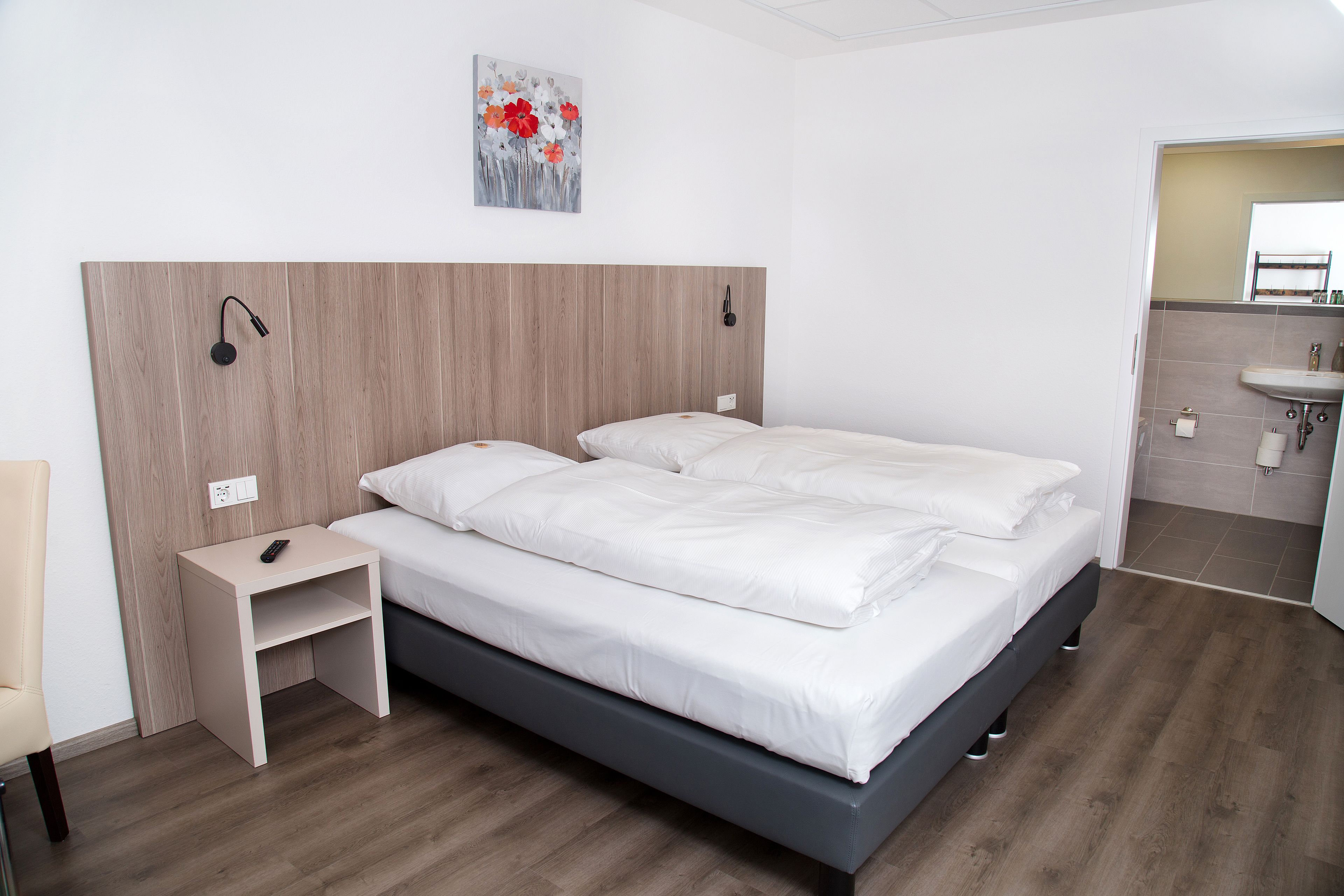 desk, soundproofing, free wifi, bed sheets