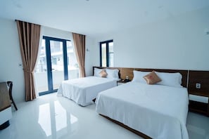 Minibar, desk, blackout curtains, free WiFi - Starway Hotel (Ha Long)