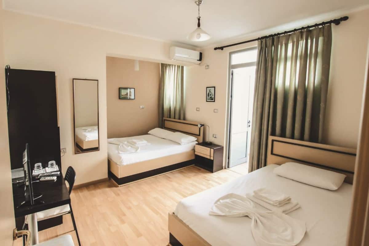 Suite, baño en la habitación | Wifi gratis y ropa de cama