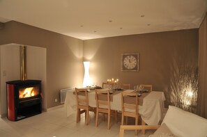 Dining - Villa With Sea View And Heated Pool (Roscoff)