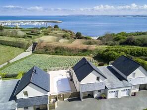 Exterior - Villa With Sea View And Heated Pool (Roscoff)