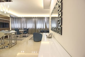 Family Suite, Sea View | Living room | 40-inch LED TV with satellite channels, TV - Palm Ville Suites (Beirut)