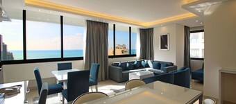 Palm Ville Suites