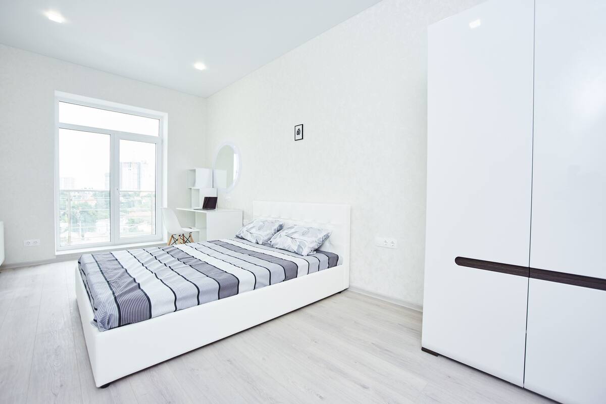 1 bedroom, iron/ironing board, rollaway beds (surcharge), WiFi (free)