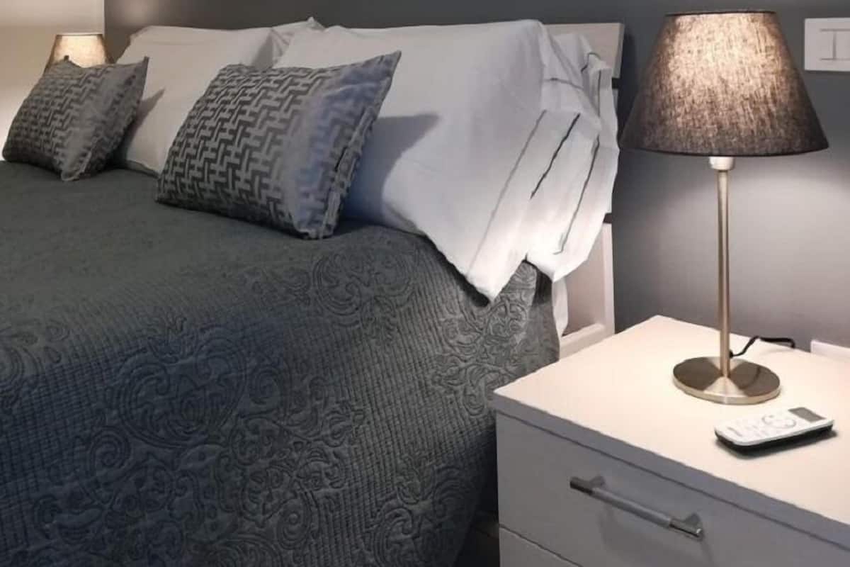 Minibar, desk, free cribs/infant beds, rollaway beds