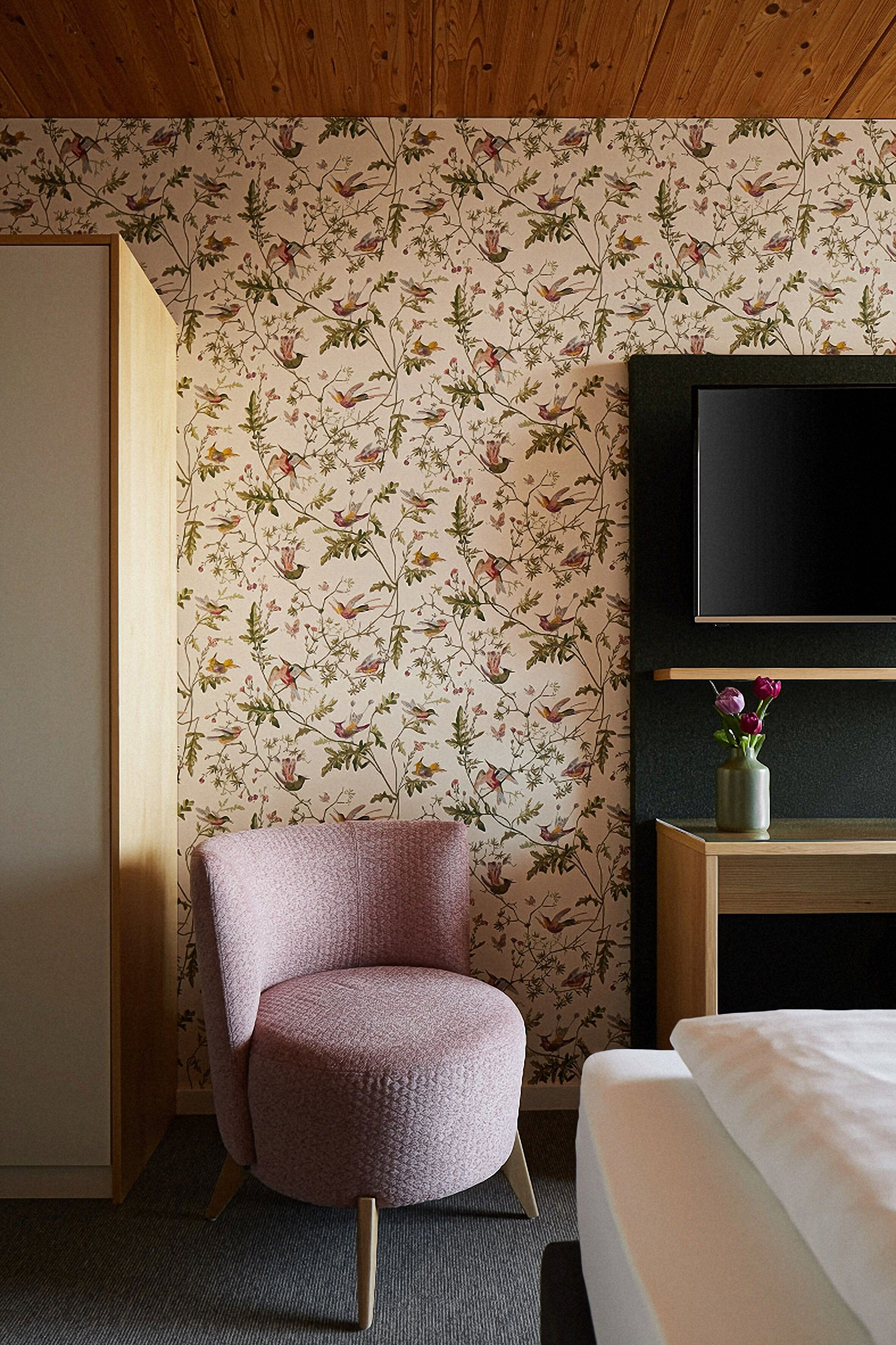 hoernle double room | hypo-allergenic bedding, desk, laptop workspace, blackout curtains