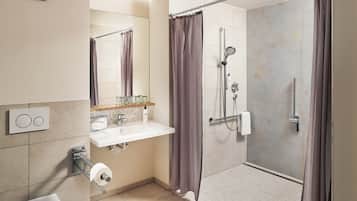 Hoernle - Family Room (Handicapped accessible) | Salle de bain