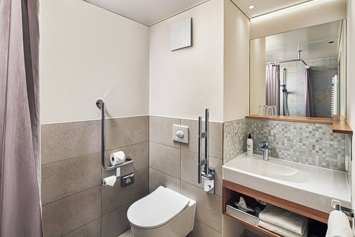 hoernle double room | bathroom | shower, hair dryer, towels, soap