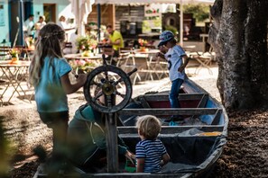 Area giochi per bambini (all'aperto)
