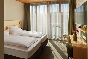 Hoernle Double Room | Hypo-allergenic bedding, desk, laptop workspace, blackout drapes