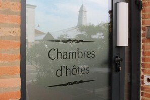 Exterior - Le Vic de Lomagne (Lavit)