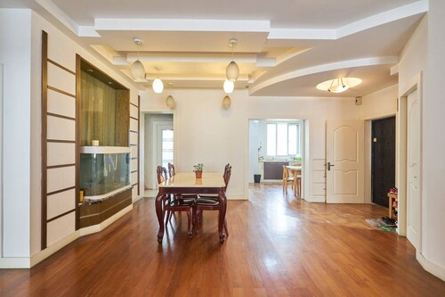 Zhongshan Park Garden Apt