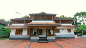 Exterior - Prana Ayurvedic Centre (Aluva)