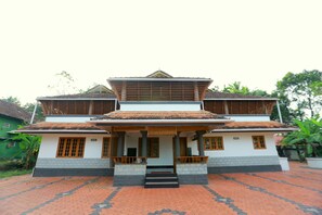 Exterior - Prana Ayurvedic Centre (Aluva)