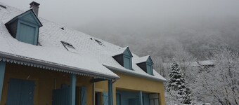 RENTAL NEW CHALET CAUTERETS 3 P 5 PEOPLE TOWN CENTER PARKING TERRACE 