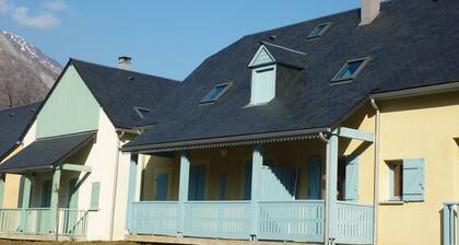 LOCATION CHALET NEUF CAUTERETS 3 P 5 PERSONNES CENTRE VILLE PARKING TERRASSE
