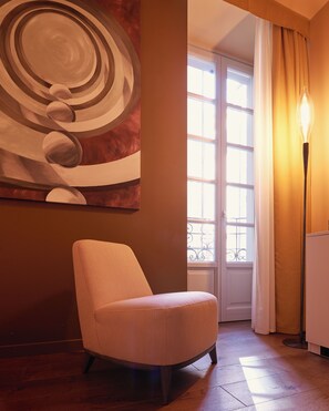 1 bedroom, minibar, in-room safe, individually decorated - 73 Boutique Hotel   (Como)