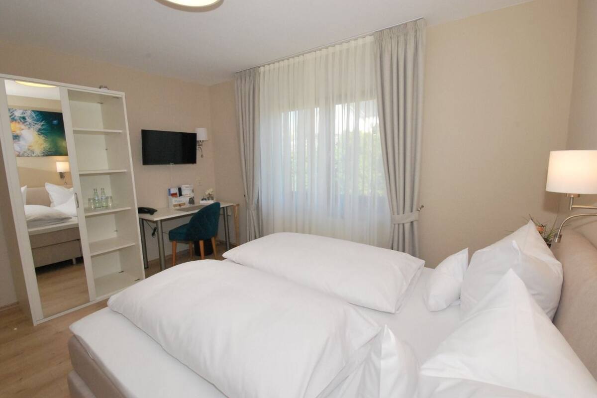 Iron/ironing board, cribs/infant beds, rollaway beds, free WiFi