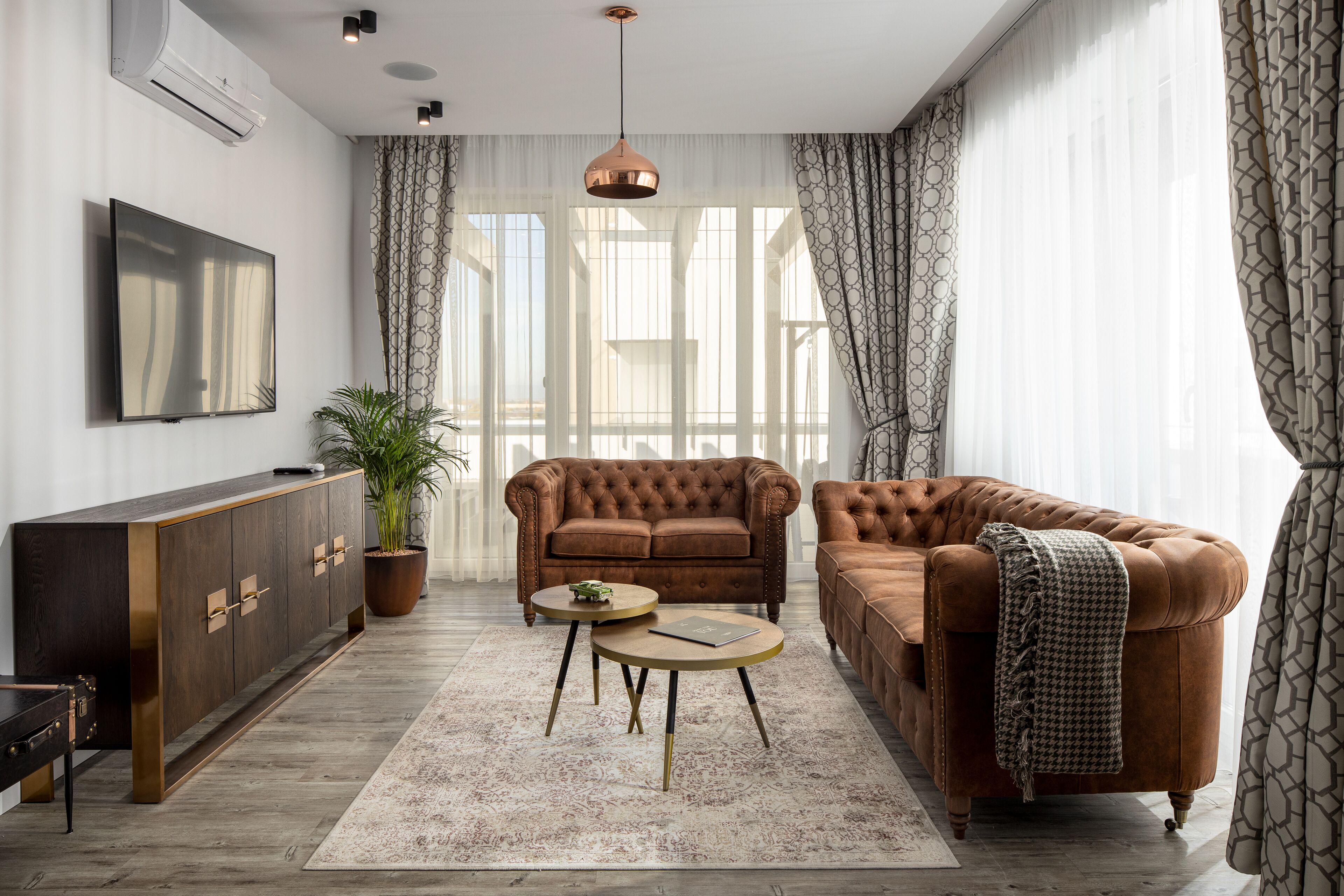 Grand Suite, Mountain View | Living room | 55-inch flat-screen TV with cable channels, Smart TV, Netflix