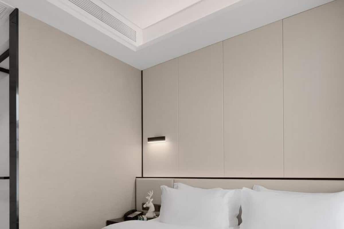 Elegant Double Room(Mainland Chinese Only) | Blackout drapes, free WiFi, bed sheets