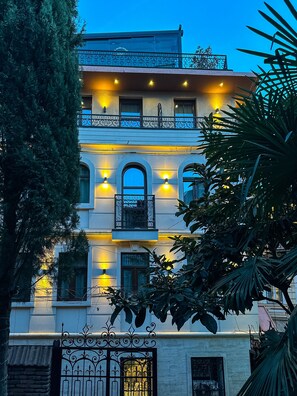 Exterior - Silver 39 Corner Hotel (Tbilisi)