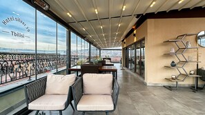 Terrace/patio - Silver 39 Corner Hotel (Tbilisi)