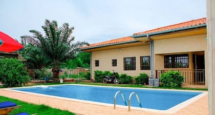 Luxury villa with swimming pool 35 km from Lomé on the road to Kpalimé