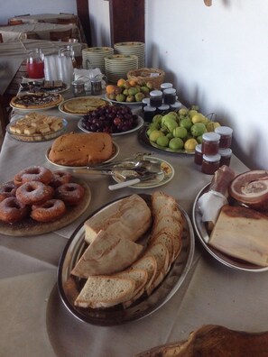 Desayuno buffet incluido todos los días