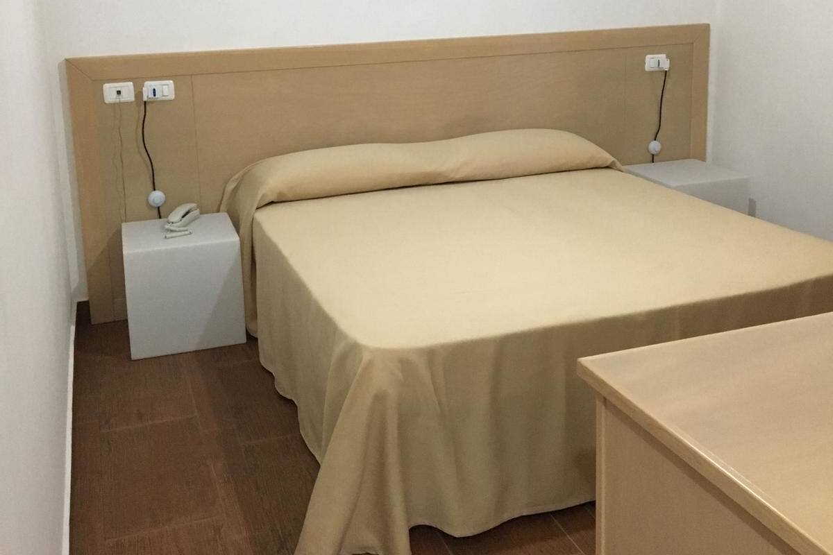 Double Room | In-room safe, desk, blackout drapes, soundproofing