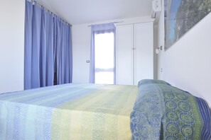 Appartement, 2 chambres | 2 chambres, lit de bébé (gratuit), literie fournie